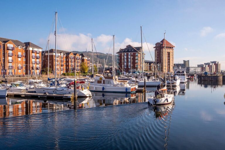 Top 10 Must-Sees in Swansea for the Discerning Business Traveler